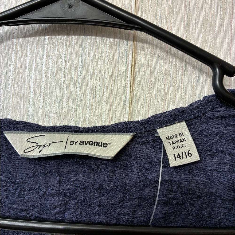 NWT Vintage Swift by Avenue 14/16 Plus Navy Blue Textured Tie Front Cardigan Top - Picture 5 of 5